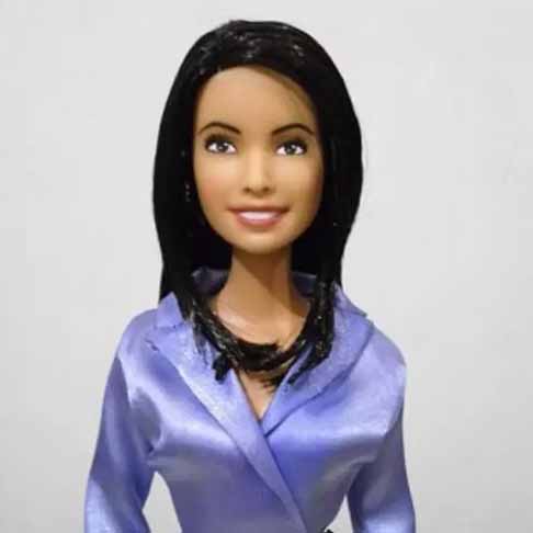 La presentadora de televisión se convierte en Barbie Ver versiones